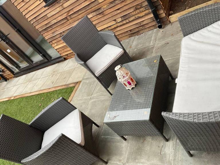 Studio - Sleeps 2 - Pet friendly - Parking — photo 3