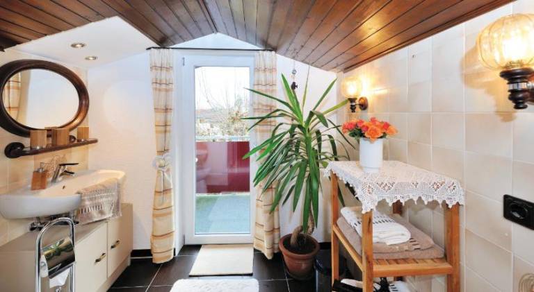 Holiday apartment with garden, terrace & pool — photo 2