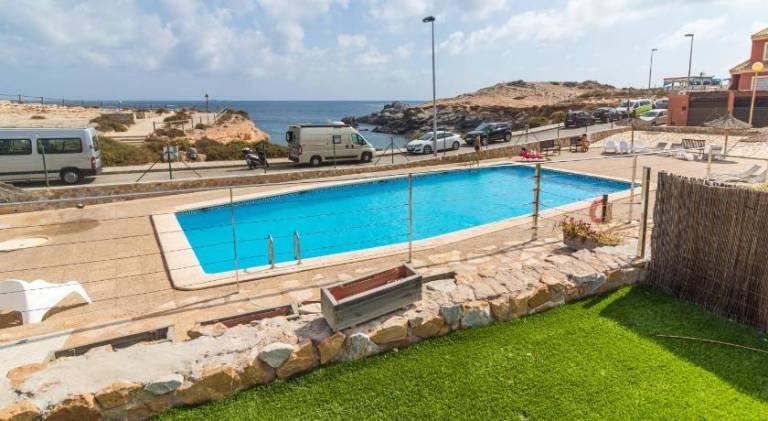 Vacation home with pool — photo 5