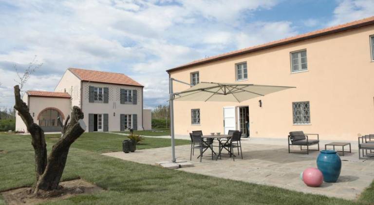 Farm with yard | Pet-friendly in Ameglia