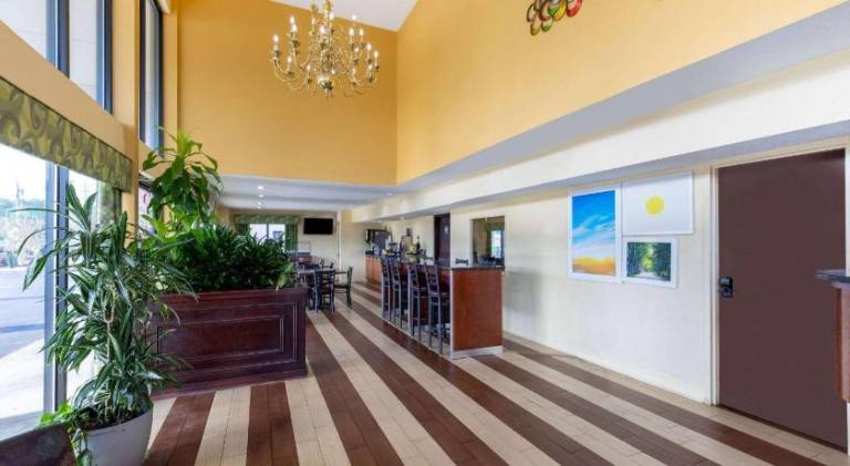 Days Inn by Wyndham Florence/I-95 North — photo 3
