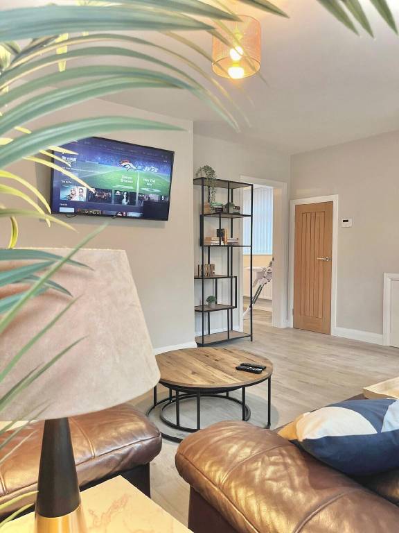 Pleasant vacation home | Good for workation | Dogs allowed in Salford
