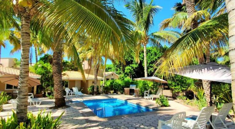 Coco Cabanas and Casitas Vacation Rentals — photo 5