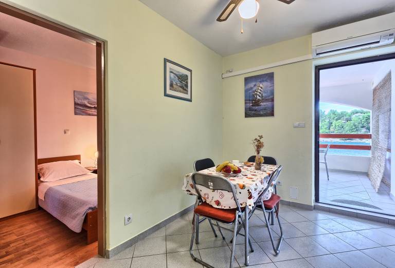 Lovely rental apartment with yard, barbeque & patio | Sea view | Close to the beach | Pets are welcome — photo 2