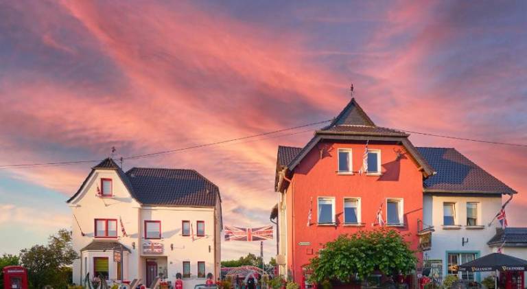 The Little Britain Inn Themed Hotel One of a Kind In Europe in Neuwied