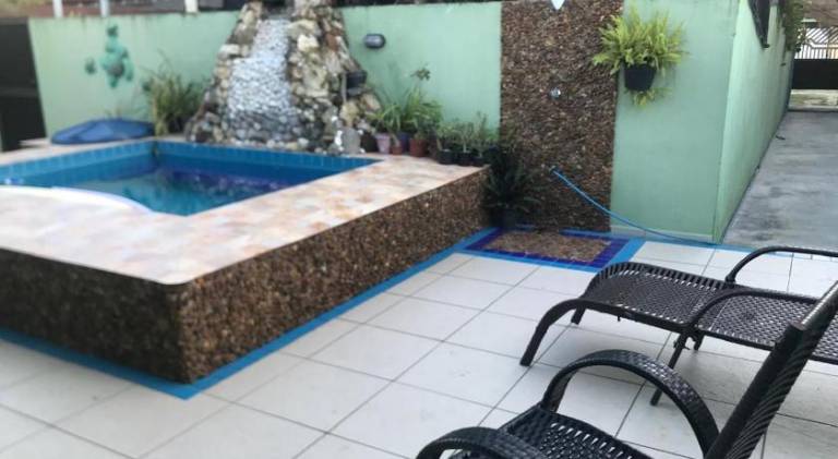 Vacation home with pool | Pets allowed in Peruíbe
