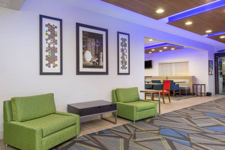 Holiday Inn Express Hotel & Suites Bishop By IHG — photo 4
