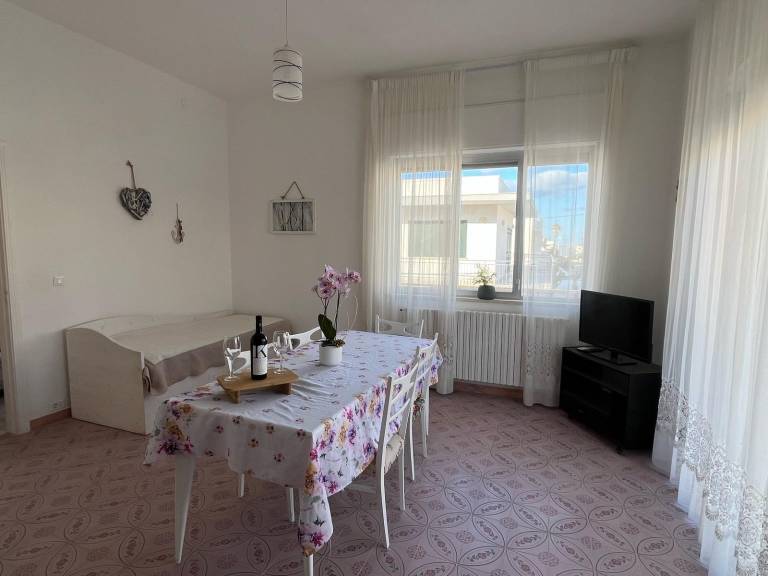 Holiday apartment with terrace — photo 4