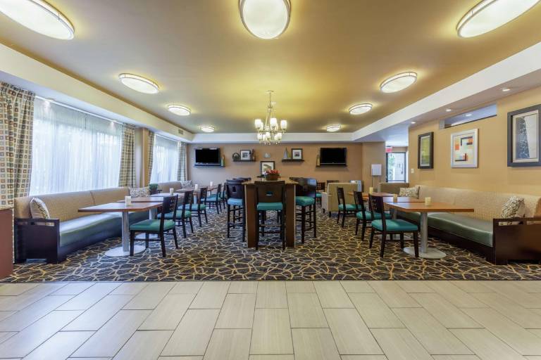 Hampton Inn Biloxi/Ocean Springs — photo 2