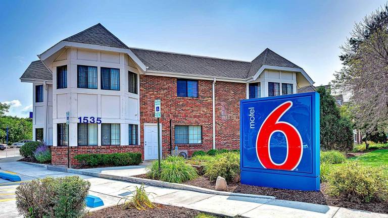 Motel 6 Glenview IL Chicago North