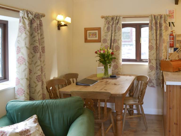 Cottage with garden, jacuzzi & sauna | River view — photo 2