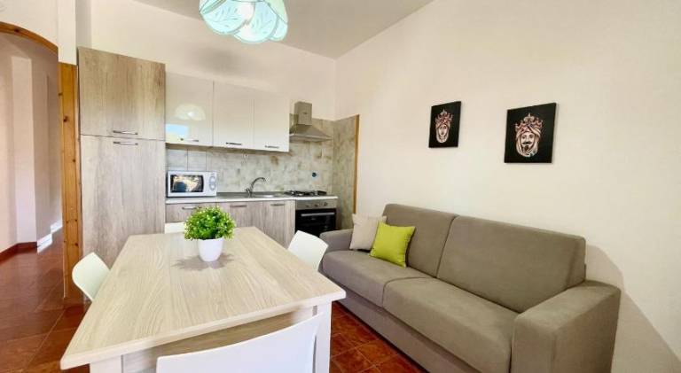 Holiday apartment with yard & terrace — photo 2