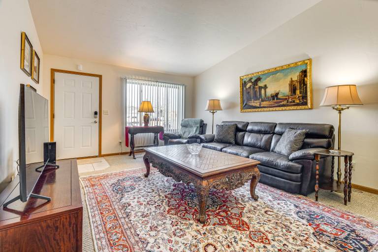 2 Mi to Lake Michigan: Cozy Duplex w/ Private Yard in Manitowoc, WI