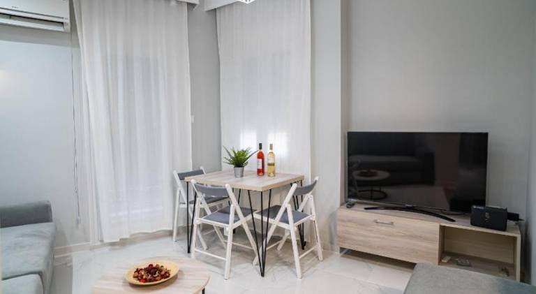 Rental apartment with terrace | Near Church of the Holy Apostles | Good for workation | Pets are welcome — photo 4