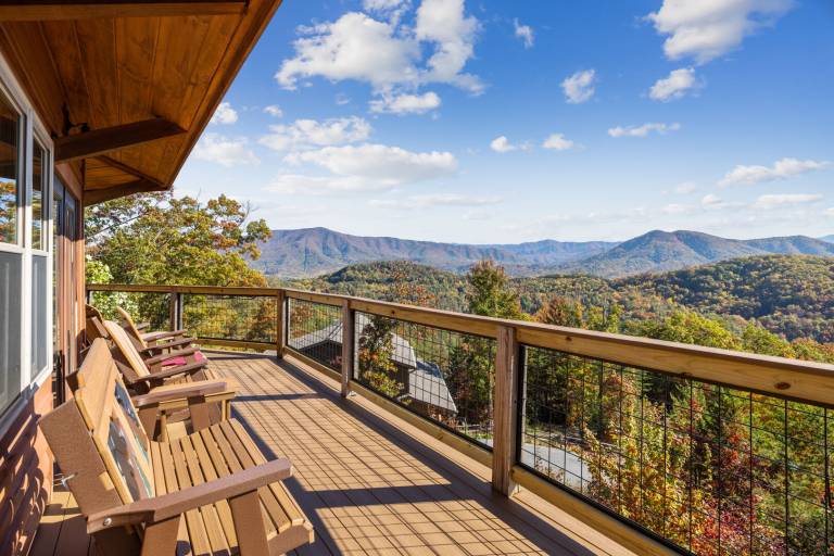 Cabin with pool, hot tub & barbeque | Mountain view — photo 5