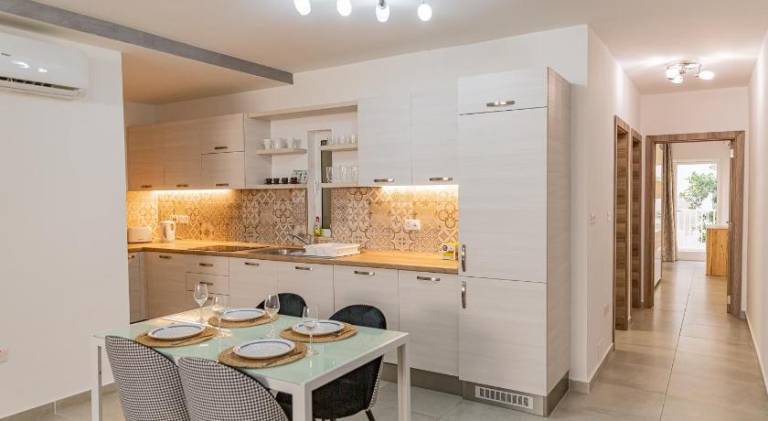 Holiday apartment with 2 rooms for 6 persons — photo 3