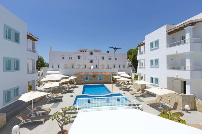 Aparthotel  Cala Pada