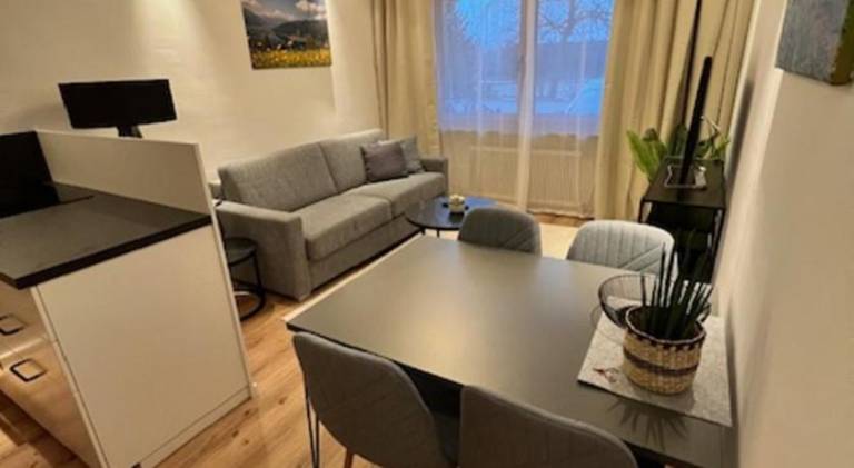 Holiday apartment with garden, BBQ & pool — photo 2