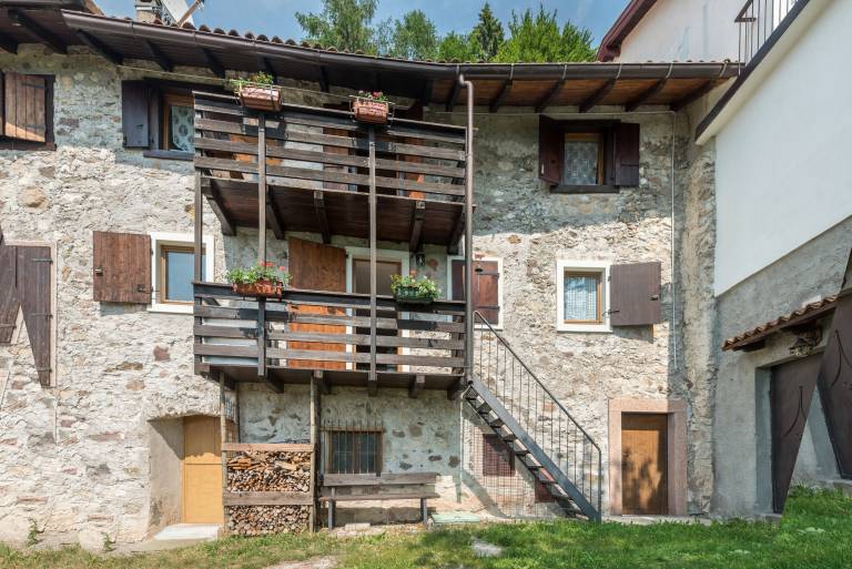 Cosy Apartment "Baita Velo" with Garden & Balcony in Arco