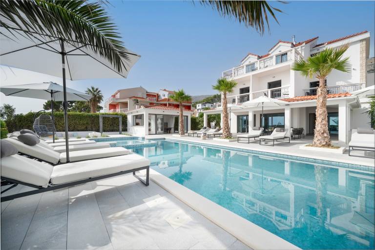 Fully equipped villa with garden, sauna & private pool | Sea view | Pet-friendly — photo 2
