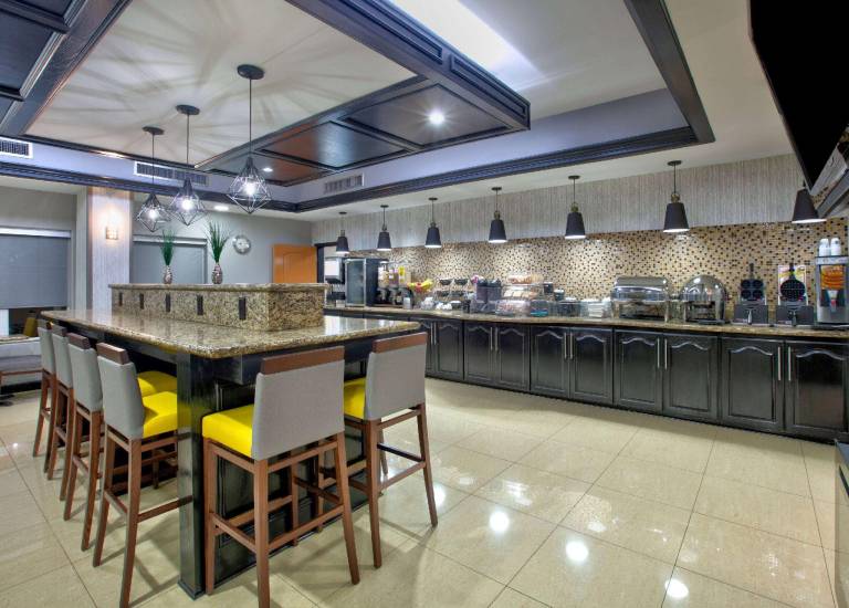 La Quinta Inn & Suites by Wyndham Little Rock - Bryant — photo 4
