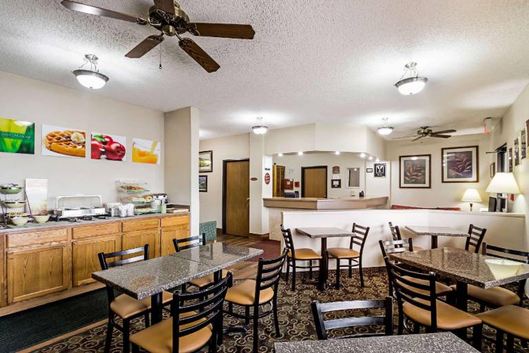 Quality Inn Sheboygan North I-43 — photo 4