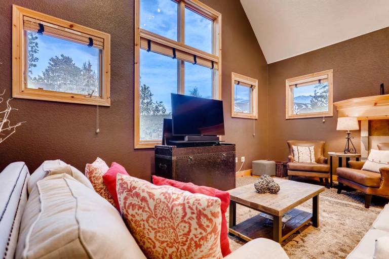Ridge Street Cottage: Pet-Friendly, Hot Tub, Steps from Main St, Downtown in Breckenridge, CO