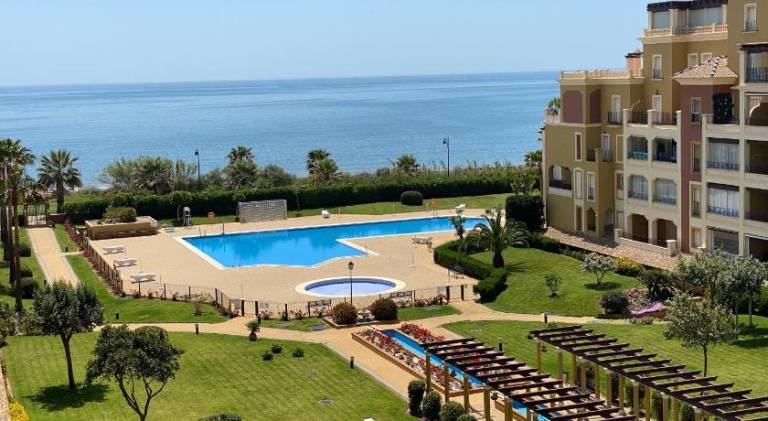 Apartment with barbeque, patio & private pool in Ayamonte