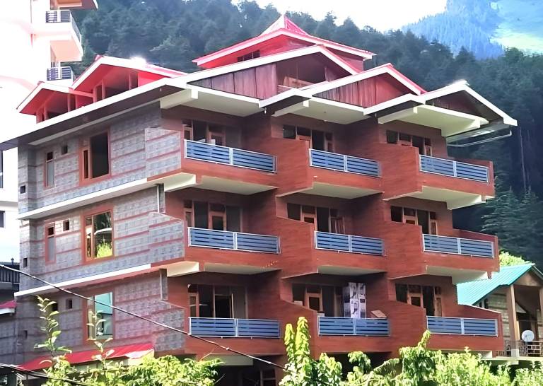 LN Grand Manali in Manali
