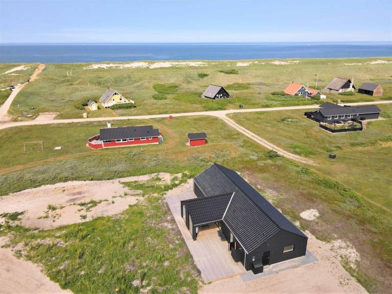 Fully equipped vacation home with sauna, grill & jacuzzi | Pet-friendly — photo 2