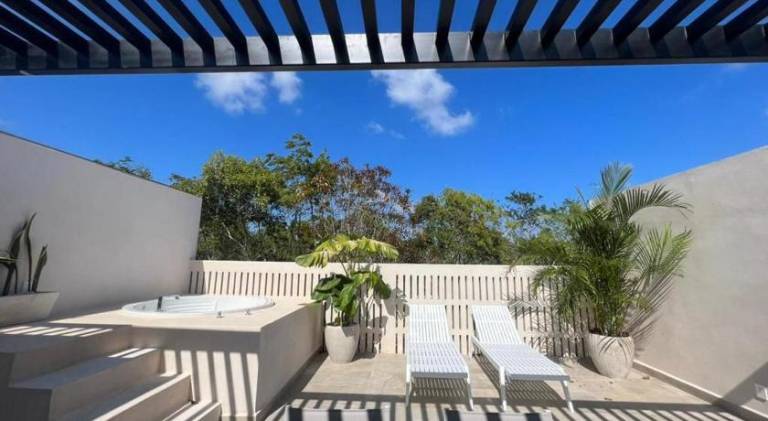 Rental apartment with garden, pool & patio — photo 4
