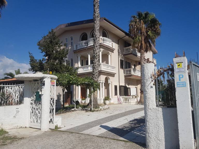 Bed & Breakfast Marinella