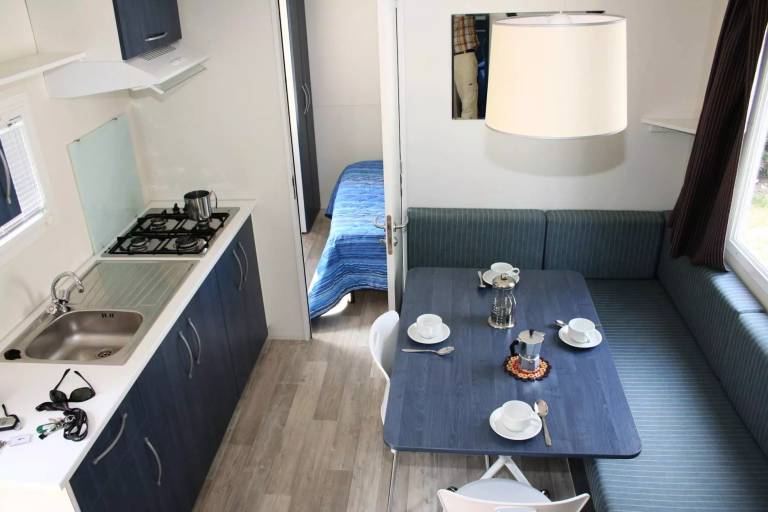 Mobile home with barbecue, yard & terrace — photo 4