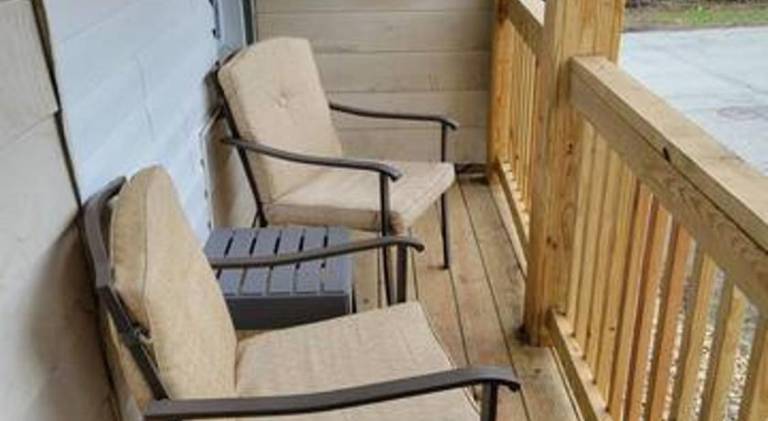 2BR - Parking - 5 Min to North Shore! — photo 5