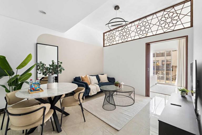Ample holiday apartment with pool | Good for workation | Pets allowed in Dubai