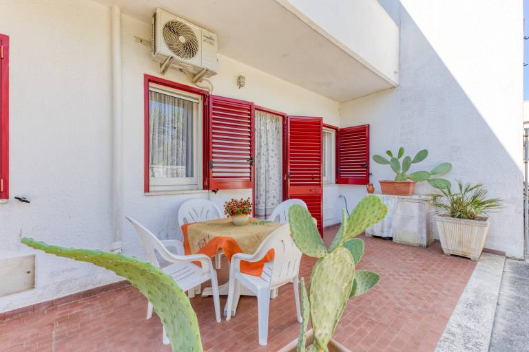 Holiday apartment with terrace & barbecue in Patu