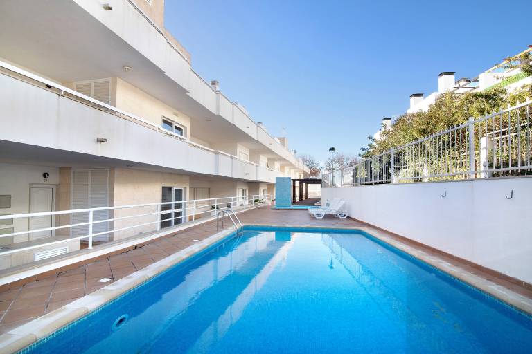 Rental apartment with pool & grill in Tavira