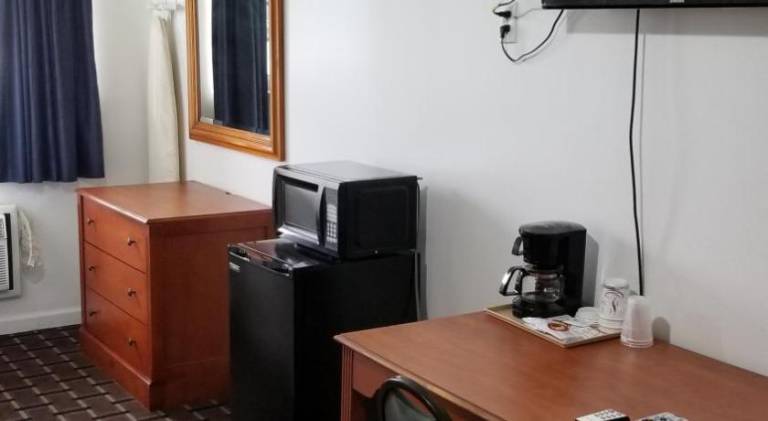 Budget Inn Breezewood — photo 3
