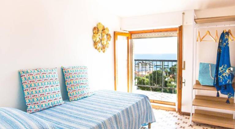 Holiday apartment with 2 rooms for 5 persons — photo 2