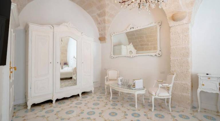 Elegant Comfort in the Historic Center-Palazzo Principessa — photo 2