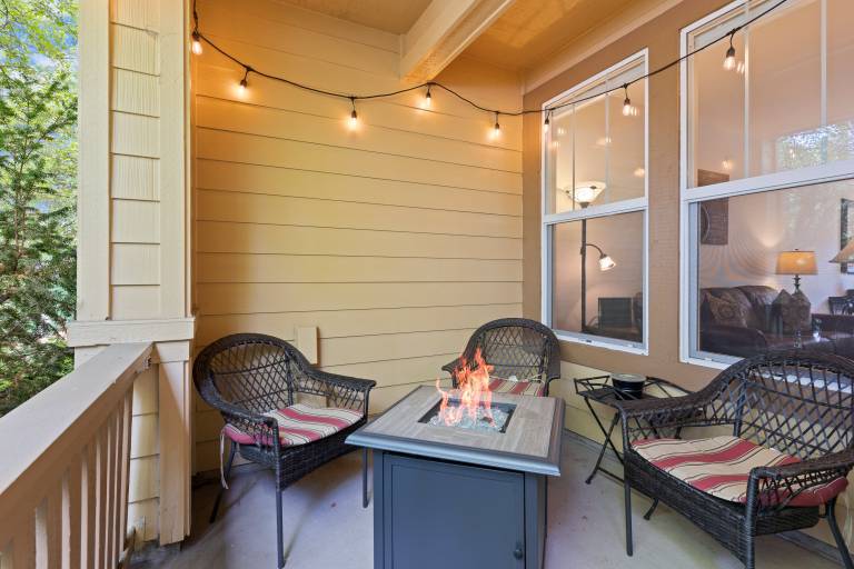 Old Mill Magic - Hot Tub, A/C, Modern & Updated, Nestled Between Old Mill & Downtown — photo 3