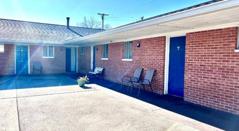 Travelers Inn Olney — photo 4