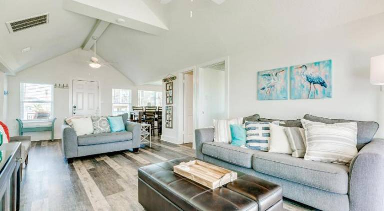 Fully equipped charming vacation home with garden, pool & terrace | Next to the beach | Suitable for remote work | Pet-friendly — photo 3
