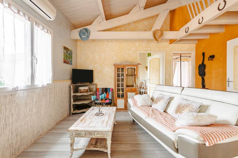 Family-friendly house with pool, BBQ & patio | Garden view | Pets are welcome — photo 4