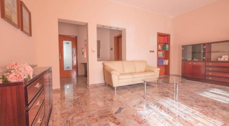 Rental apartment with 3 rooms for 6 persons — photo 4