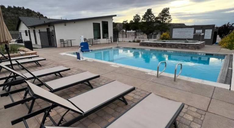 House with hot tub & pool — photo 3