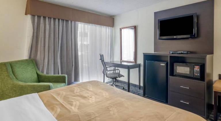 Econo Lodge Waynesboro - Skyline Drive — photo 3