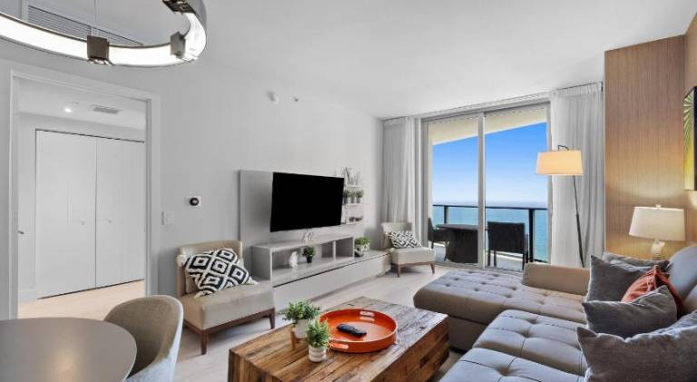 Picturesque Beachfront Condo - LOVELY 2BD and 2BA APT WITH DIRECT OCEAN VIEW in Aventura, FL