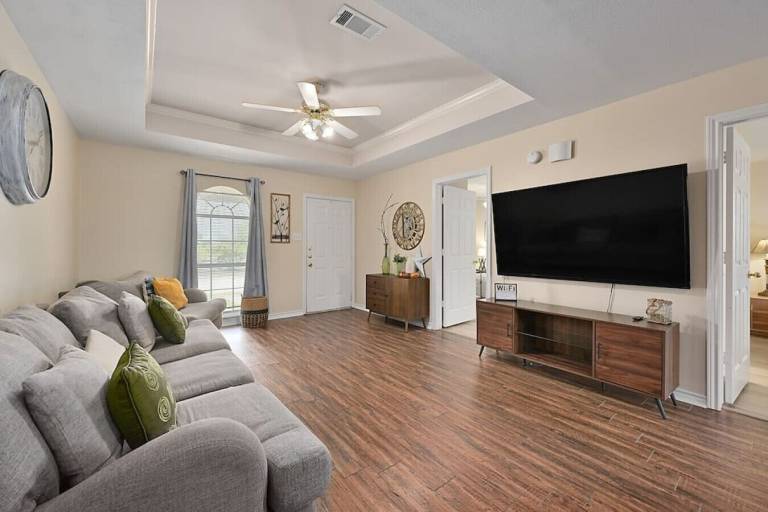 House College Station