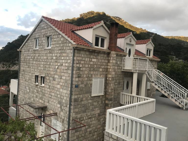 Apartment  Sobra